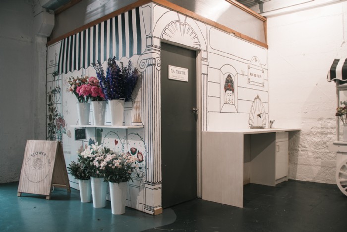 Laura Feller, Parisian Flowercart_Wandbild_The Flo